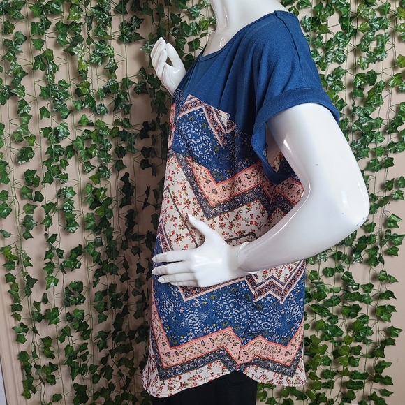 Rewind Women's Navy Boho Floral Roll-up Sleeves Lightweight Top - Picture 3 of 12